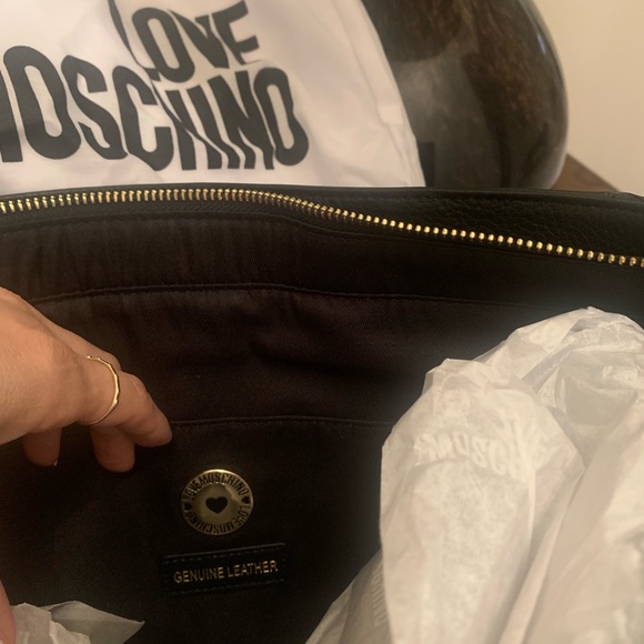 NEW WITH TAGS LOVE MOSCHINO BORSA GENUINE LEATHER BLACK STUD SHOULDER BAG - Picture 4 of 6